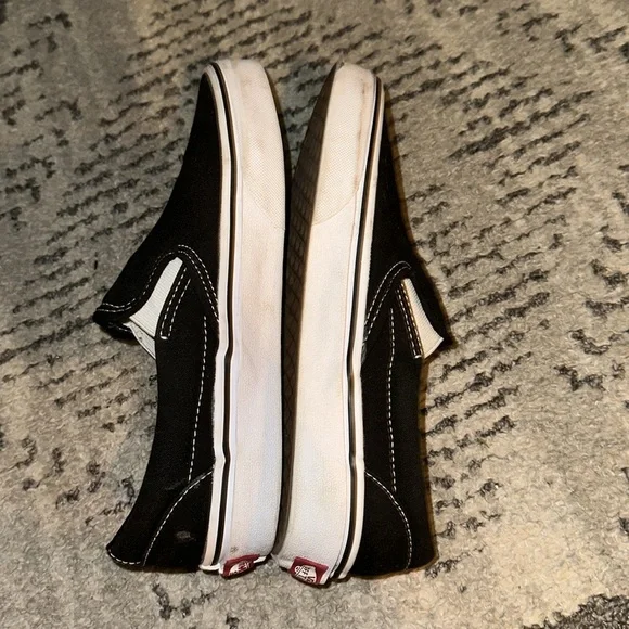Vans Shoes Slip On Black Sneaker White Classic Skater Logo Tag Womens 7 Men 5.5 - Picture 3 of 6